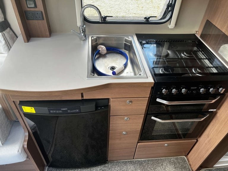 2017 Elddis Affinity 550 Elddis Affinity 550 Caravan with Kampa Awning Unlisted Petrol Automatic