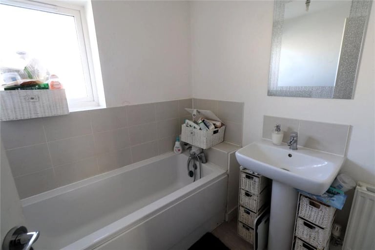 🌟Light-Filled Double Room in Friendly Professional House Share🤎E13!