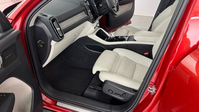 2020 Volvo XC40 Inscription Pro, B4 AWD mild hybrid Estate Petrol Automatic