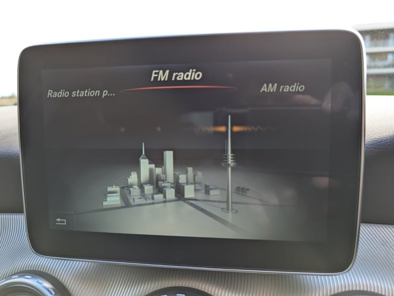 2016 Mercedes-Benz GLA 2.1 GLA200d Sport SUV 5dr Diesel 7G-DCT Euro 6 (s/s) (136 ps) ESTATE Diese...