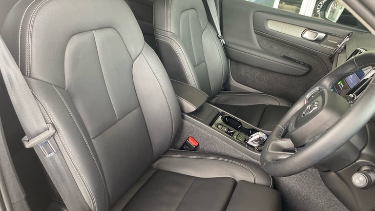 2024 Volvo XC40 2.0 B3P Ultra Dark 5dr Auto ESTATE PETROL Automatic