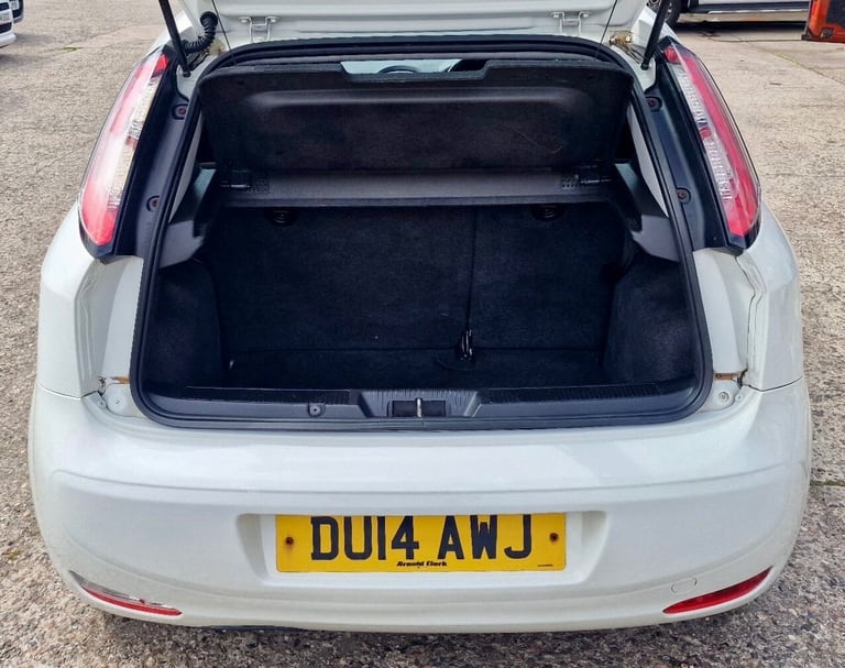 2014 Fiat Punto 1.2 Easy 3dr HATCHBACK Petrol Manual
