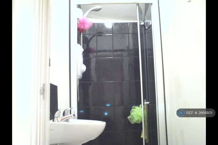 6 bedroom house in Parkers Road, Sheffield, S10 (6 bed) (#2666801)