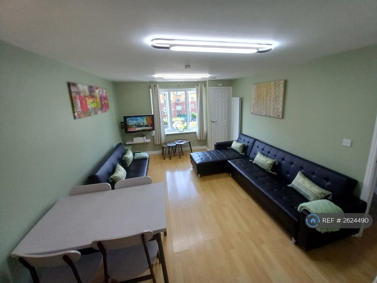 image for 2 bedroom flat in Eccles New Road, Salford, M5 (2 bed) (#2624490)