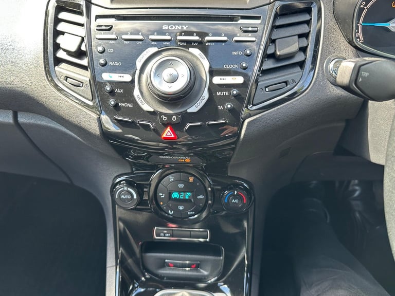 2014 Ford Fiesta 1.0T EcoBoost Titanium X Euro 5 (s/s) 5dr HATCHBACK Petrol Manual