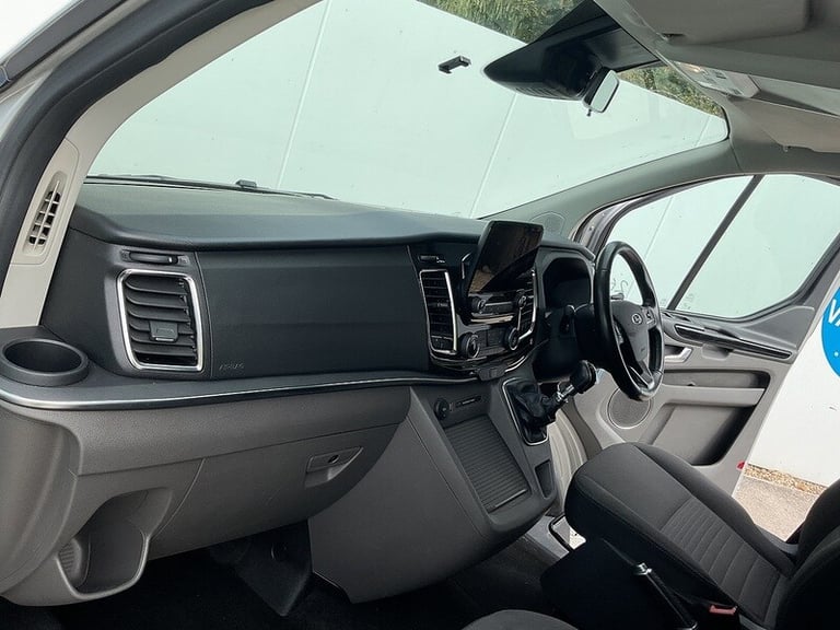 2021 Ford Tourneo Custom 320 EcoBlue Titanium 8 Seat Minibus Diesel Manual