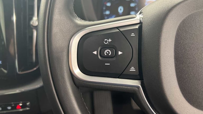 2019 Volvo XC60 D4 Momentum Pro Automatic SUV Diesel Automatic