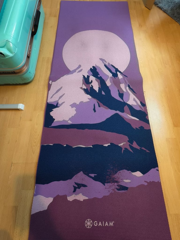 Double-sided yoga mat