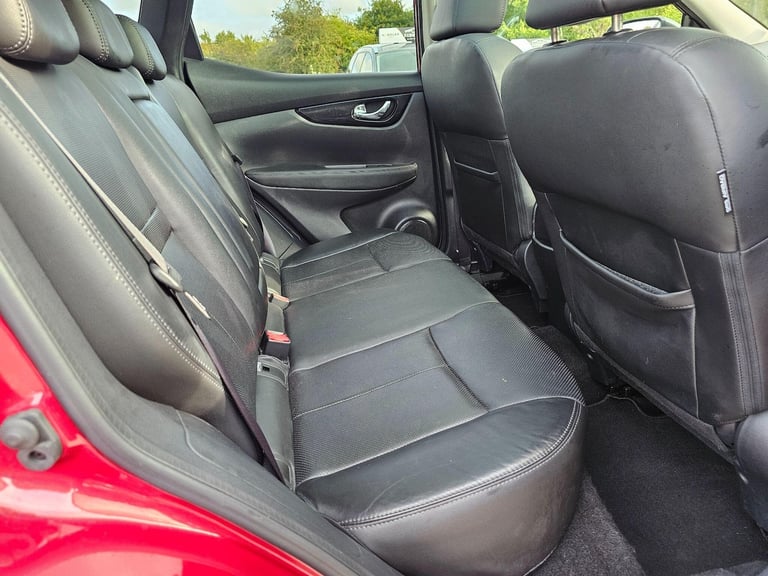 2015 Nissan Qashqai 1.6 dCi Tekna XTRON 2WD Euro 6 (s/s) 5dr HATCHBACK Diesel Automatic