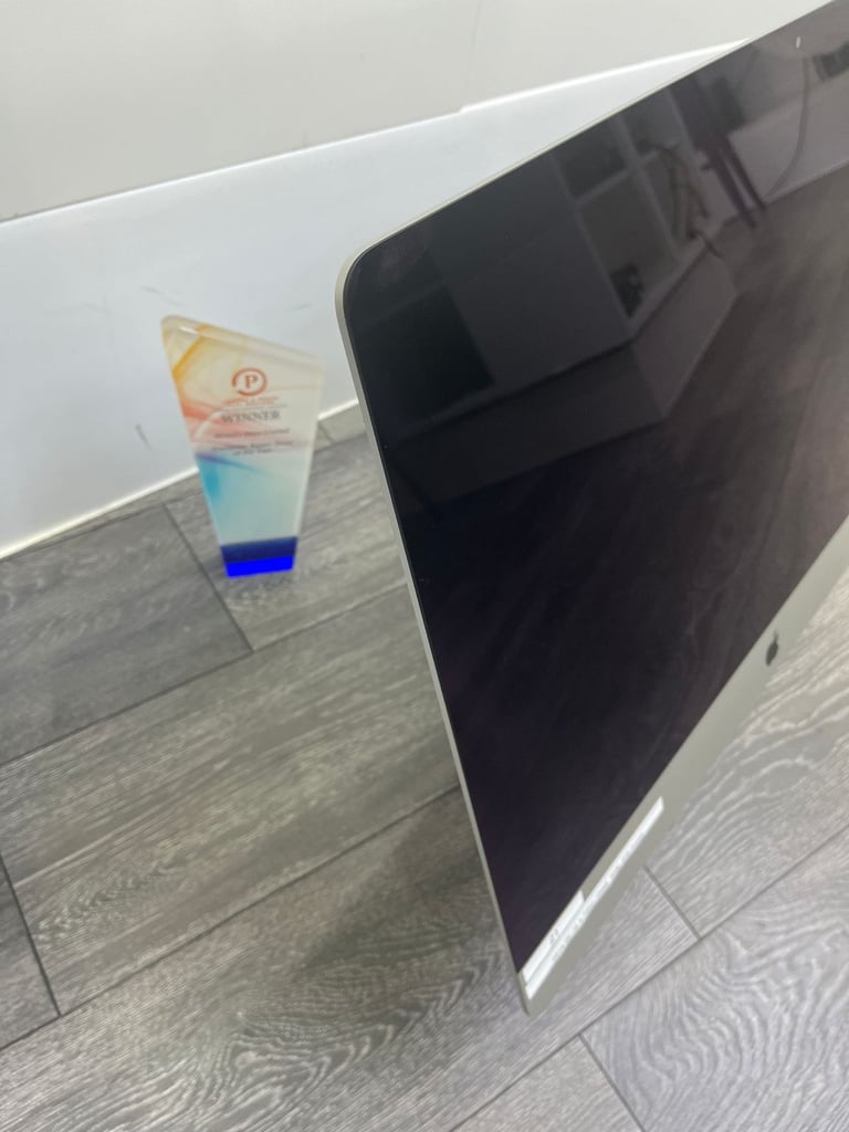 Apple iMac 5k Retina 27 inch | 6 Core i5 3.7GHz 72GB Ram 2TB SSD Logic Waves 14 iZoTope Advance