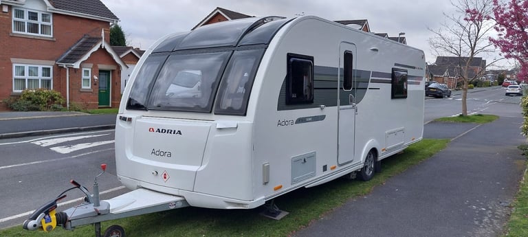 Adria Adora 612DL - 2016 - will come serviced