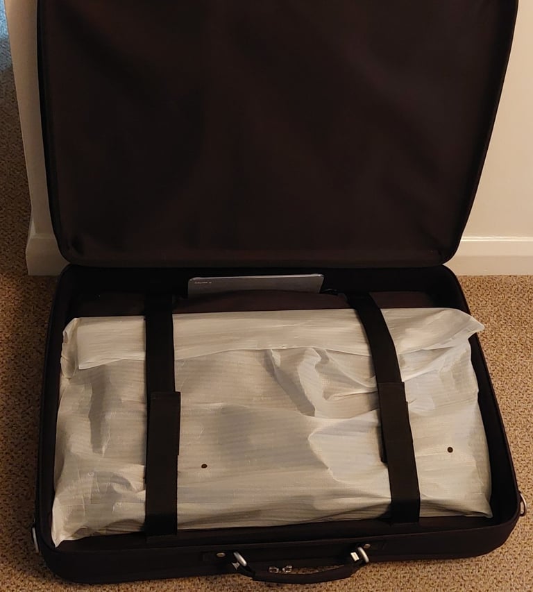 AVTEX 24 INCH DIGITAL LED TV/DVD MODEL L249DRS PRO AND AVTEX  CASE SUITABLE FOR CARAVAN/MOTORHOME 