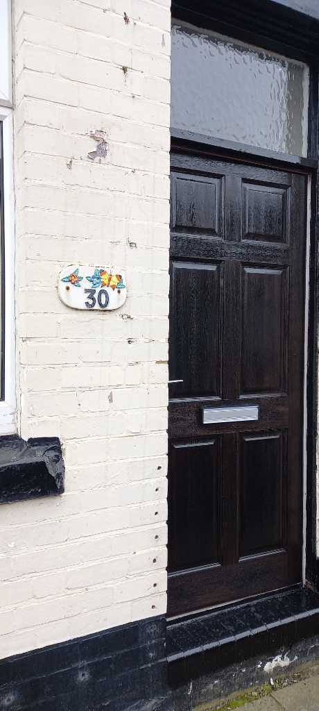 **TO LET** 30 ANCASTER STREET** 2 BEDROOM** DSS ACCEPTED** NO DEPOSIT**