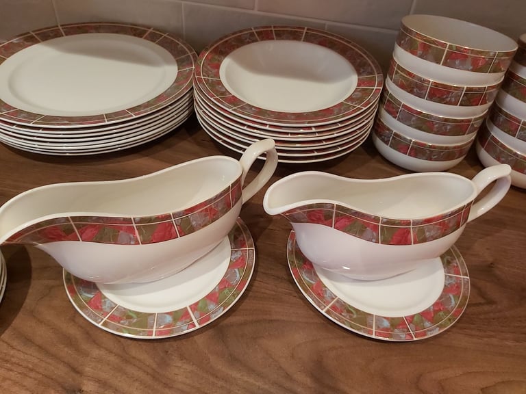 FINE BONE CHINA - 8 PLACE DINNER SET & EXTRAS