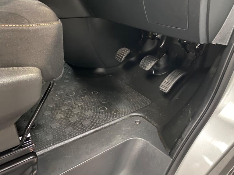 2018 Renault Trafic 1.6 dCi 27 Business+ SWB Standard Roof Euro 6 5dr PANEL VAN Diesel Manual