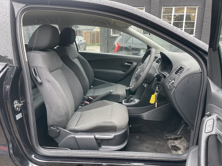 VOLKSWAGEN POLO 1.4 SE 2011