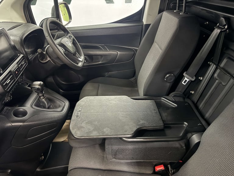 2021 Vauxhall Combo 1.5 Combo 2300 Sportive TD Panel Van Diesel Manual