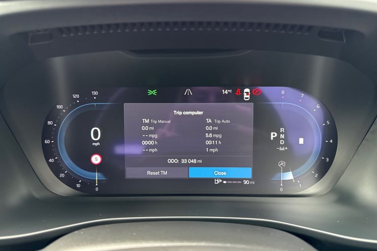 2023 Volvo XC40 2.0 B3 MHEV Plus DCT Auto Euro 6 (s/s) 5dr SUV PETROL Automatic