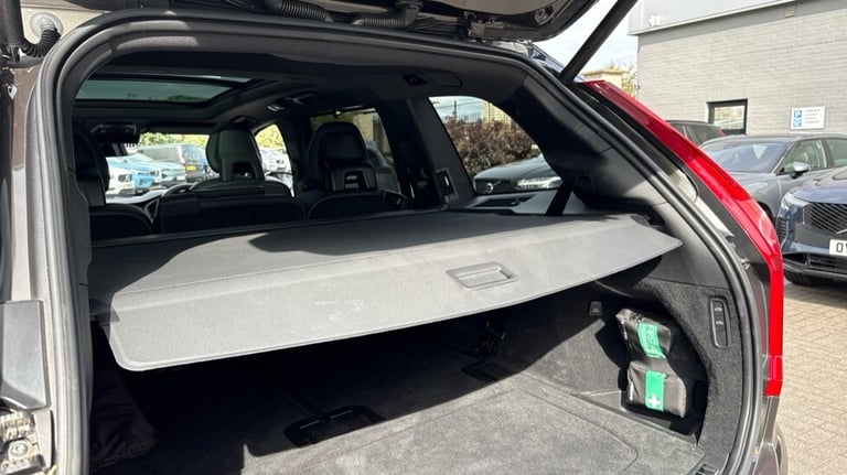2021 Volvo XC90 Recharge R-Design Pro, T8 AWD plug-in hybrid, 7 Seats Estate Petrol Parallel PHEV...