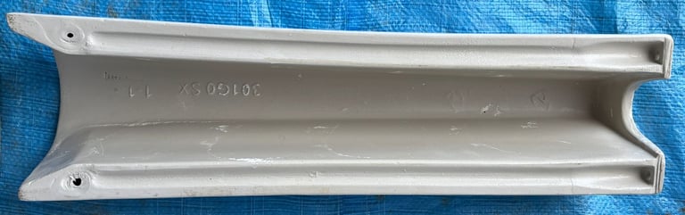 Roca Debba wall-hung basin 1TH with full pedestal width 450mm, 660mm high Laura pedestal