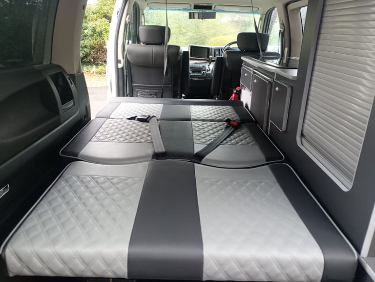 Nissan, ELGRAND E51 AUTO, 2005, 2490 (cc)