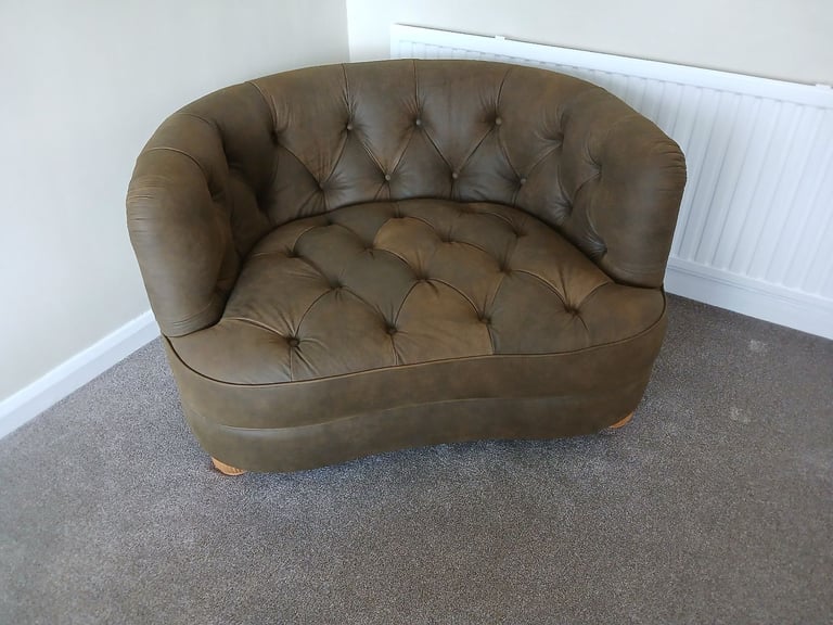 image for BRAND NEW - NEVER USED Pair of Tetrad Leather Snuggler Chairs