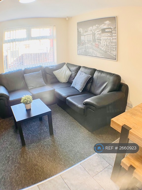 6 bedroom house in Lidderdale Road, Liverpool, L15 (6 bed) (#2660923)