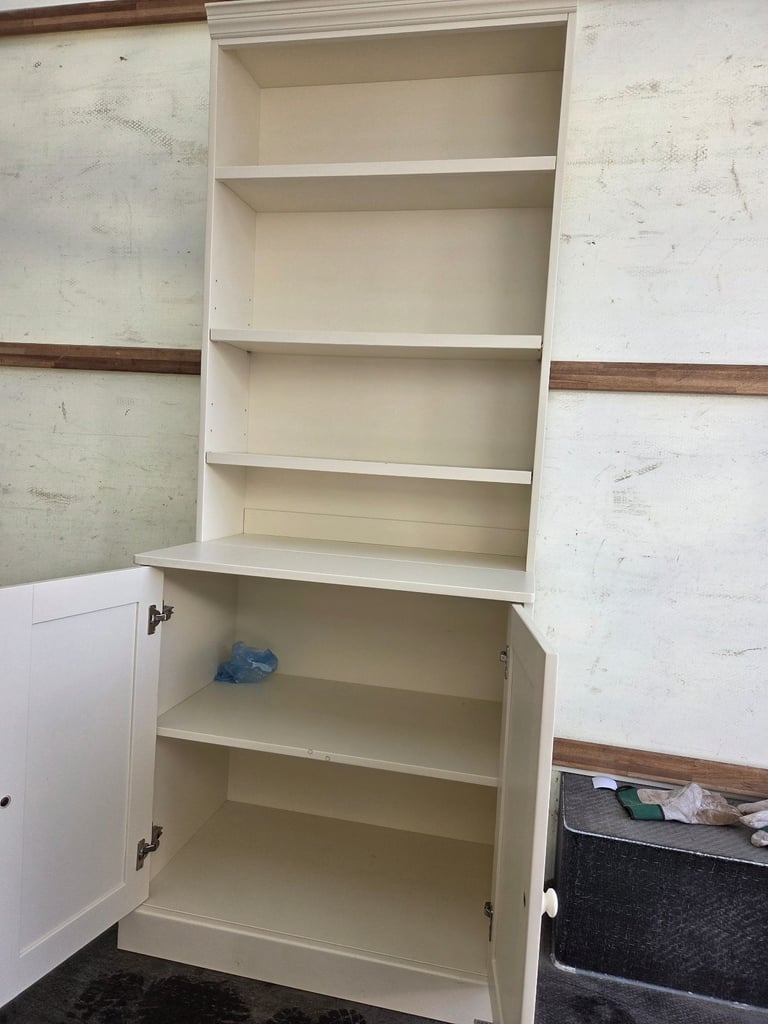 Cabinet / bookshelves
