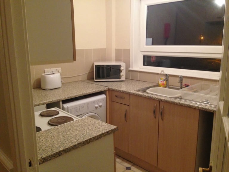 2 BED FLAT TO-LET, EDINBURGH