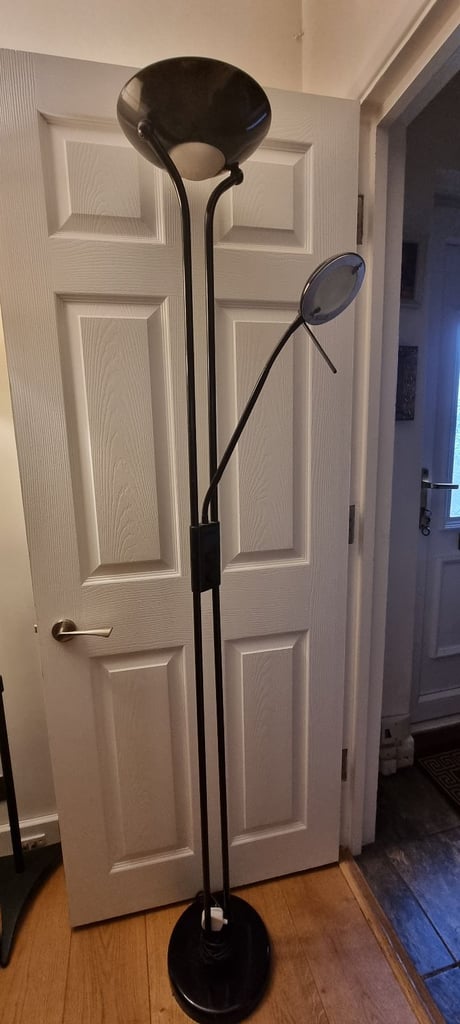 Free Floor Lamp - black