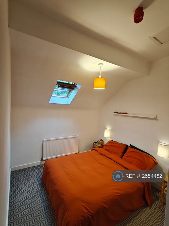 2 bedroom flat in Northumberland Road, Manchester, M16 (2 bed) (#2654462)