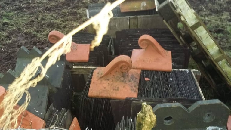 Bangor Blue slates garnish step kerbs scill cobblestone chimney pot's roof ridge floor tiles 