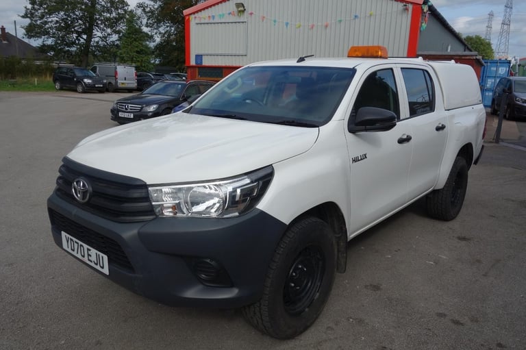 Toyota Hilux 2.4 D-4D Active Pickup Double Cab 4dr Diesel Manual 4WD ... 2020/70