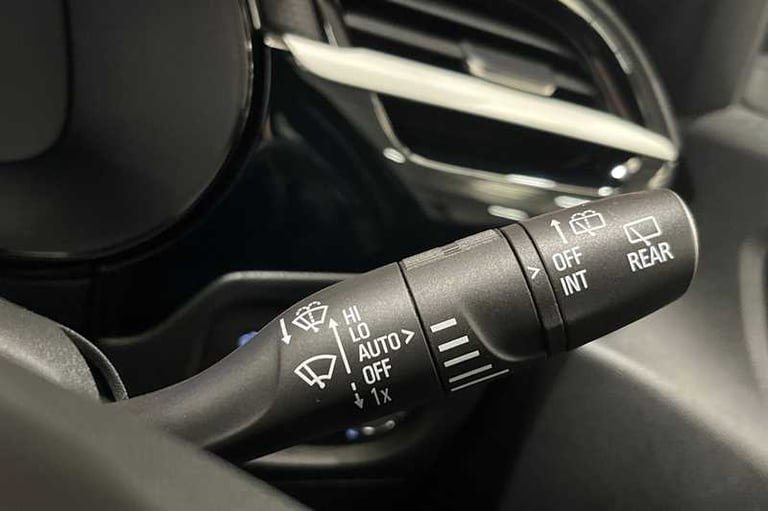 2025 Vauxhall Corsa 50kWh Yes Hatchback 5dr Electric Auto (136 ps) Hatchback Electric Automatic