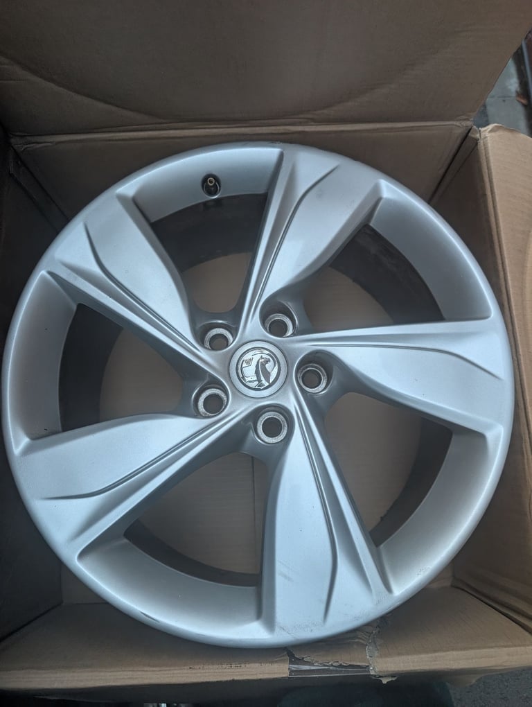 image for Vauxhall insignia b grand sport alloys 5 x 115 18 inch
