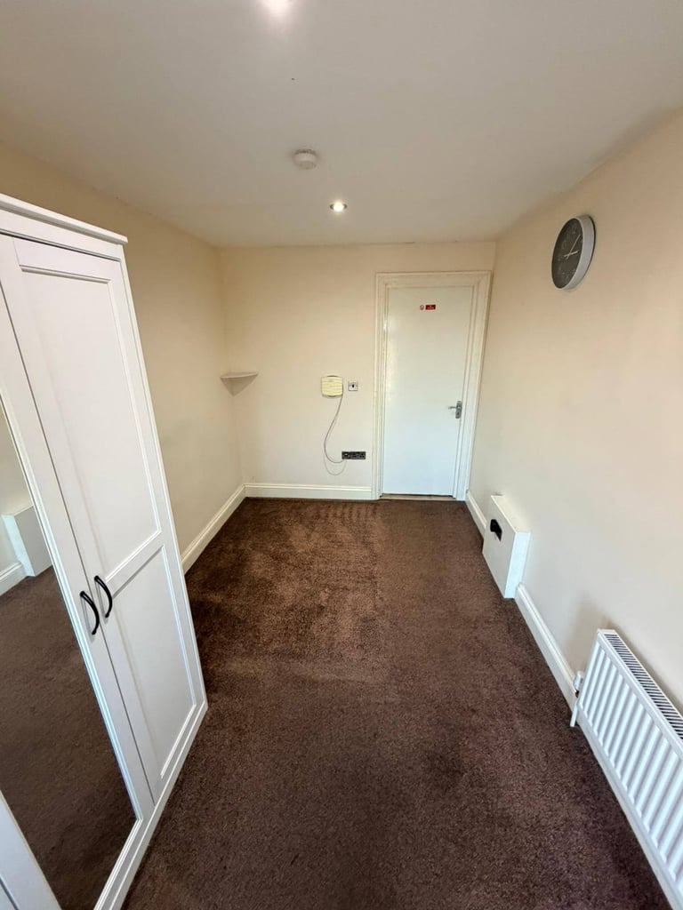 1 Bedroom Accommodation, KINGSBURY, HA3, £1,250, **BILLS INCLUDED**