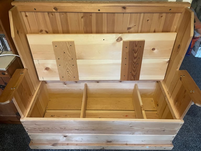 Pine Monks bench settle seat with storage