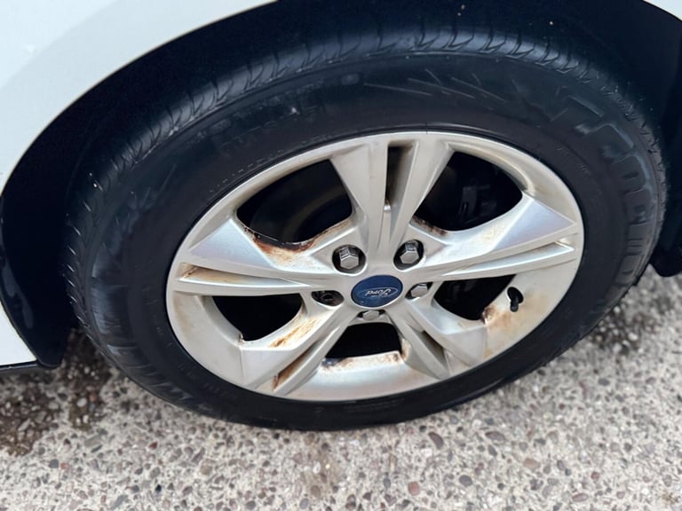 2012 Ford Focus 1.6 Zetec Euro 5 5dr HATCHBACK Petrol Manual