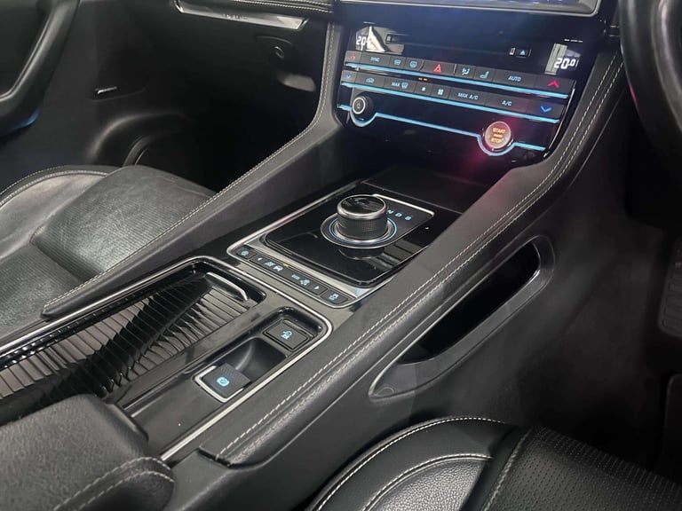 2019 Jaguar F-Pace 2.0 D180 Chequered Flag Auto AWD Euro 6 (s/s) 5dr ESTATE Diesel Automatic