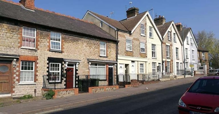 Spacious & Cosy Studio for Rent in - ME14 2UU