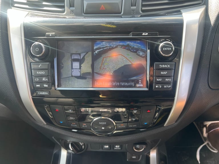 2019 NISSAN NAVARA Double Cab Pick Up Tekna 2.3dCi 190 4WD Auto LEATHER 101k