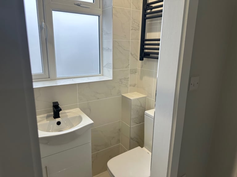 A one bedroom Studio is available to rent in Greenford UB6