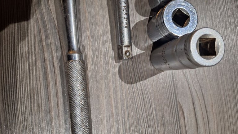 Ratchet /  Sockets / Extension. 