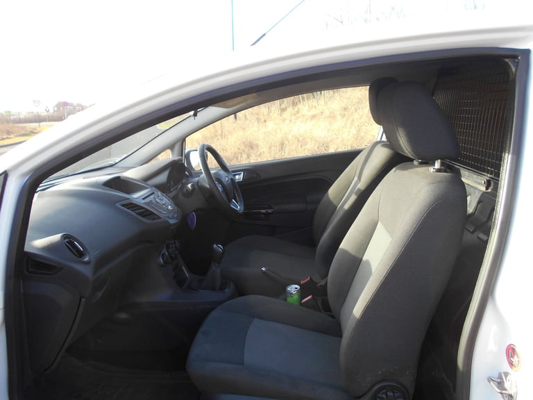 FORD FIESTA TDCI DIESEL VAN BRILLIANT WHITE 2015 READY FOR WORK BARGAIN £2695 *LOOK* PX/DELIVERY