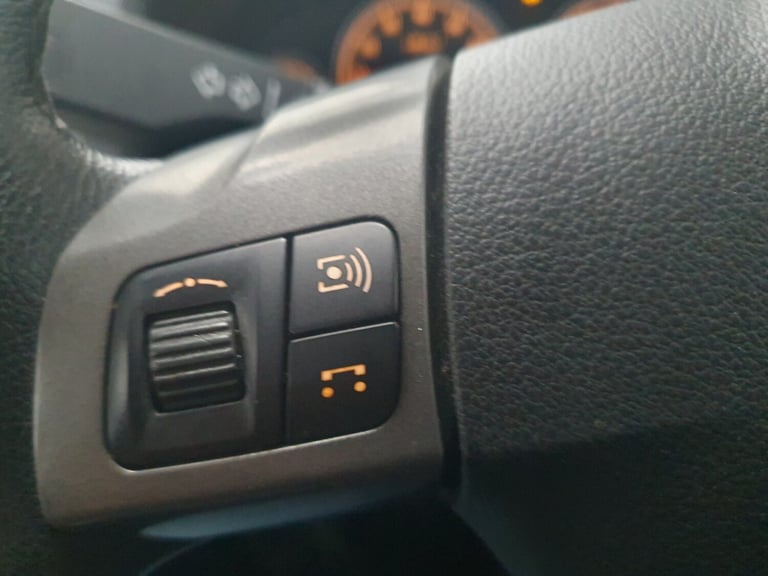 2007 Vauxhall Vectra 1.8i VVT Design 5dr HATCHBACK Petrol Manual