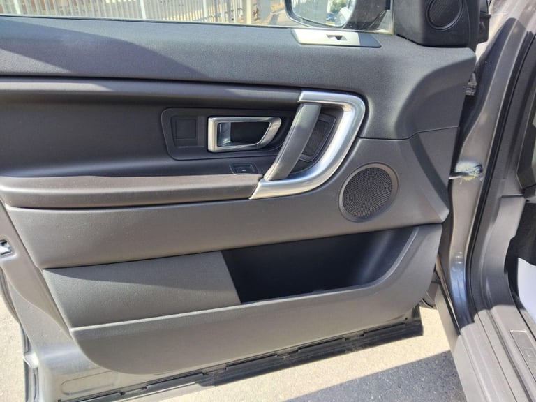 LAND ROVER DISCOVERY SPORT 2.0 TD4 SE Tech Grey Manual Diesel 2015