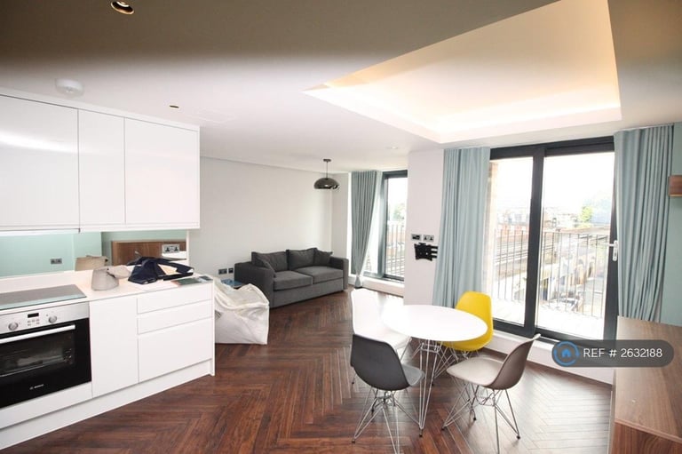 image for 2 bedroom flat in London, London, SE17 (2 bed) (#2632188)