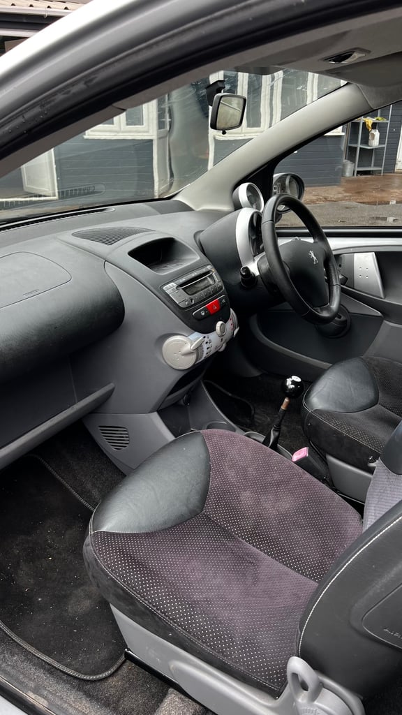 Peugeot, 107, Hatchback, 2010, Manual, 998 (cc),5 doors - Image 15
