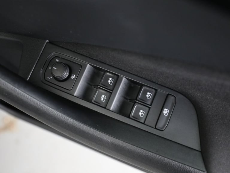 2022 Skoda Kamiq 1.5 TSI ACT SE Drive SUV 5dr Petrol DSG Euro 6 (s/s) (150 ps) HATCHBACK Petrol A...