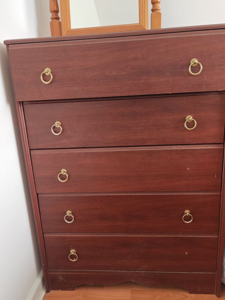 Free chest of drawers 